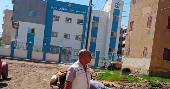 حياة كريمة فى الشرقية.. فرش المجمع الحكومى بسماكين الغرب
