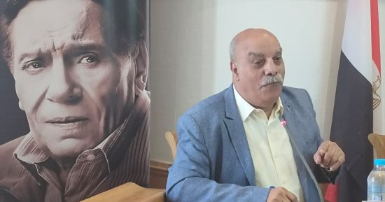 شعبان يوسف يقدم دراسة عن كيفية توثيق الفنان لسيرته الذاتية بمهرجان المسرح المصرى