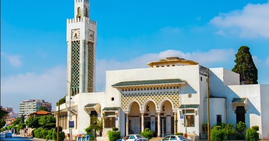 "المختلط" مبنى تراثى ذو طراز معمارى فريد فى بورسعيد.. يقع على بُعد أمتار من قناة السويس بمدينة بورفؤاد.. فنان تشكيلى: أرضية المبنى من الباركيه وفلسفة البناء تعتمد على التدرج فى الارتقاء لأعلى.. صور