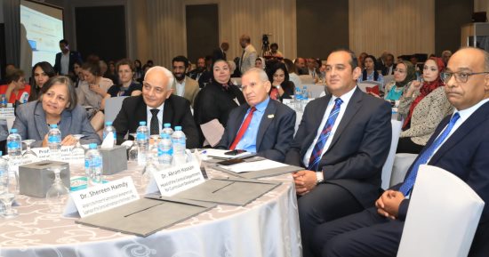 وزير التعليم يشهد حلقة نقاشية حول "المناهج الدراسية وعلاقتها بالمجتمع"