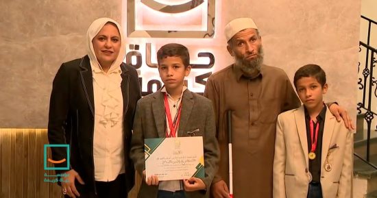 مؤسسة حياة كريمة تكرم الطفل حمزة بطل ذوى الهمم بمحافظة المنيا