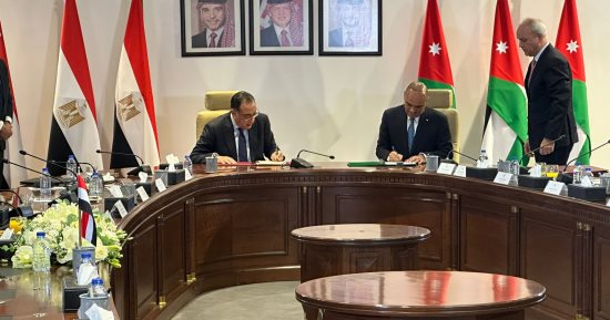 رئيسا وزراء مصر والأردن يشهدان توقيع 12 وثيقة فى مجالات تعزيز التعاون الثنائى