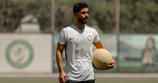 طارق مصطفى يستقر على عودة أيمن أشرف لدفاع البنك الأهلى أمام بتروجيت
