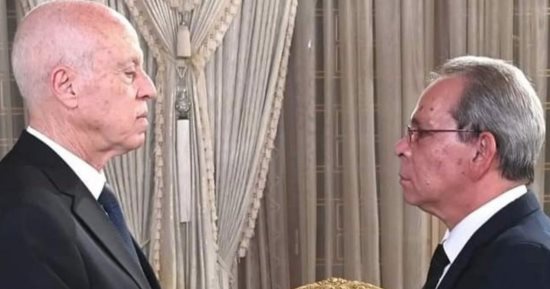 رئيس الحكومة التونسية يبحث مع وزيرة المالية الوضع المالى الراهن