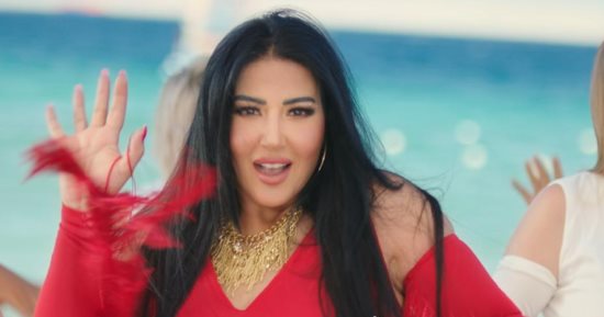 سألناها هتقضى رأس السنة فين؟ سمية الخشاب: فى البيت مع شوية لب
