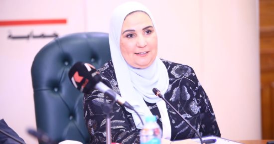 وزيرة التضامن لـ نشأت الديهي: الأسرة قد تحصل على أكثر من معاش "تكافل وكرامة" في هذه الحالة