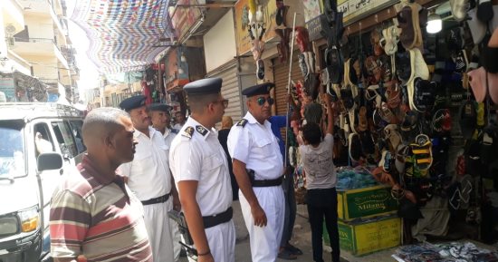 تحرير 63 محضرًا فى حملات لرجال المرافق بشوارع مدينة الأقصر