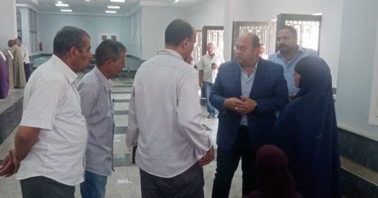 نائب محافظ الجيزة يتفقد تشغيل مجمعات الخدمات بمركز أطفيح ضمن "حياة كريمة"