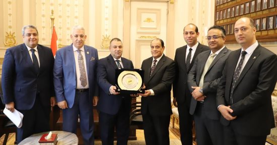 رئيس مجلس القضاء الأعلى يستقبل مجلس نادى قضاة طنطا بكامل تشكيله للتهنئة