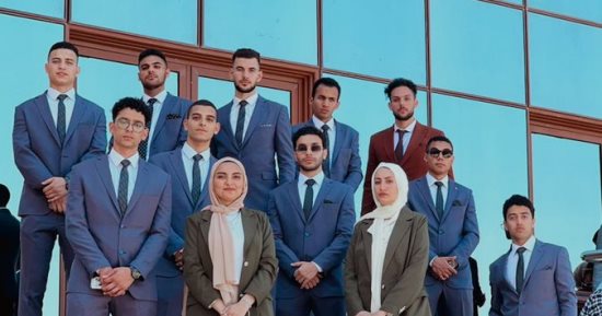 طلاب ذكاء اصطناعى كفر الشيخ يخترعون روبوتًا لنقل الأوراق داخل الحرم الجامعى
