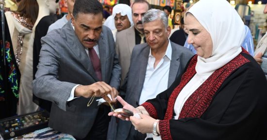 منتجات معرض وزارة التضامن "ديارنا" بالساحل الشمالي تجذب الزوار