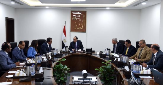 رئيس الوزراء يستعرض خطة تنفيذ 6 مخازن استراتيجية للمنتجات والأجهزة الطبية