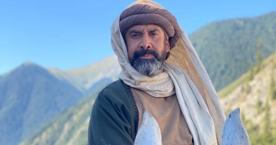 كريم عبد العزيز يعود من كازاخستان بعد تصوير المشاهد الخارجية من "الحشاشين"