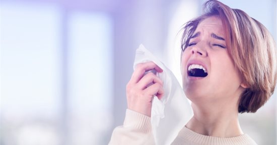 5 مؤشرات متوارثة شعبيًا عن التخاطر.. أبرزها الشرقة ورمش العين وحكة اليد