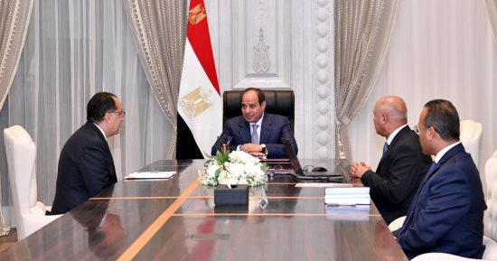 وزير النقل: مصر فى طريقها لعدم استيراد عربات السكة الحديد أو الأتوبيسات