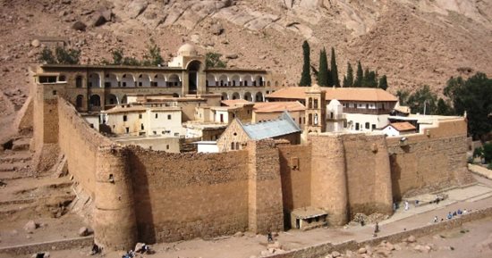 وزير السياحة والآثار يبحث آخر مستجدات الأعمال بمشروع تطوير موقع التجلى الأعظم