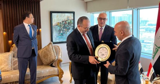 وزير الإسكان يلتقي نظيره العراقي لبحث سبل التعاون بين البلدين