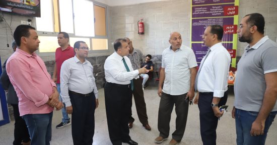 رئيس جامعة جنوب الوادي يتفقد كلية طب الأسنان ويوجه بالقضاء على قوائم الانتظار