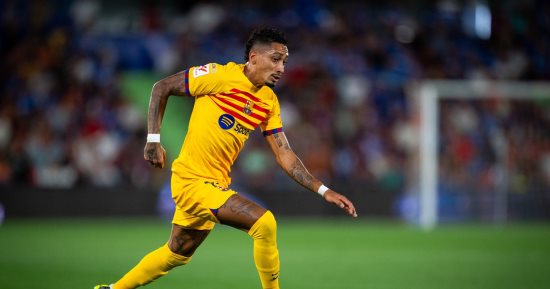 رافينيا يعتذر لجماهير برشلونة بعد واقعة الطرد.. واللاعب مهدد بالغياب مباراتين