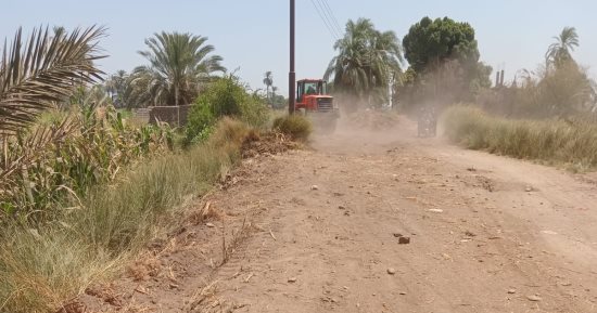 رفع 22 طن قمامة ومخلفات فى حملات نظافة بقرى مدينة الزينية بالأقصر