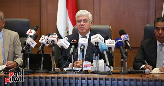 أماكن شاغرة بالآداب والتجارة والتربية الرياضية لطلاب المرحلة الثانية أدبى