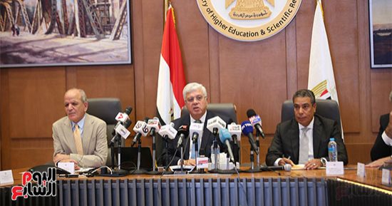 تنسيق المرحلة الثانية.. قائمة بالأماكن الشاغرة بالكليات والمعاهد لطلاب علمى