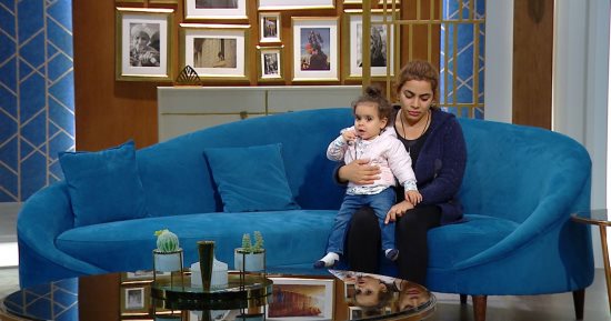 مأساة زوجة تركها زوجها مع ابنتيها دون عائل في "واحد من الناس"