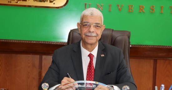 رئيس جامعة المنوفية يناقش خطة الجامعة والكليات فى البحث العلمى والدراسات العليا