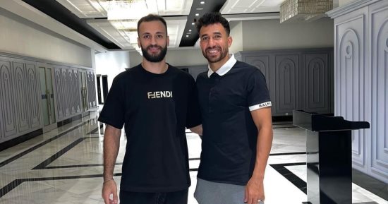 مروان حمدي يلتقى تريزيجيه خلال إجازته فى تركيا.. صور