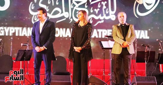 "شابوه" و"سيدتى أنا" و"ياسين وبهية" تحصد جوائز مهرجان المسرح المصرى.. صور