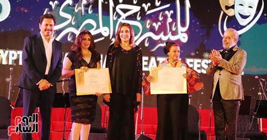 وزيرة الثقافة ونجوم الفن فى حفل ختام مهرجان المسرح المصرى 