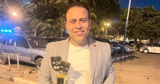 مقال محمد عبد الرحمن الفائز بجائزة المقال النقدى بالمهرجان القومى للمسرح