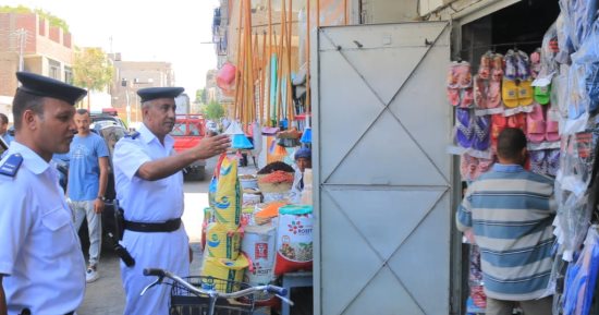 تحرير 135 محضرًا ومخالفة متنوعة فى حملات إزالة إشغالات وتعديات بالأقصر.. صور