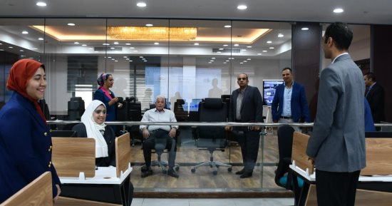 محافظ جنوب سيناء يتابع أعمال الشبكة الوطنية الموحدة للطوارئ والسلامة العامة
