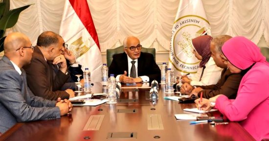 وزير التعليم يوجه بوضع نماذج استرشادية لامتحانات الصفوف المختلفة لمساعدة الطلاب
