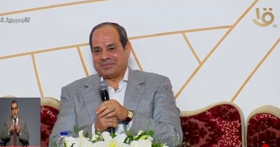 الرئيس السيسي يوجه التحية لأهالى مطروح: "أهلا وسهلا وسعيد باللقاء معكم"