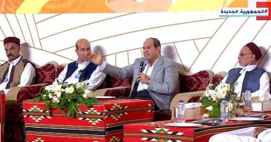 الرئيس السيسي: "هنتجاوز التحدى الاقتصادى وهيتحول لماضي زي الإرهاب"