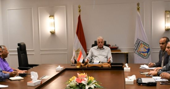 محافظ جنوب سيناء يبحث إجراءات تلافى حوادث الطرق داخل مدينة شرم الشيخ