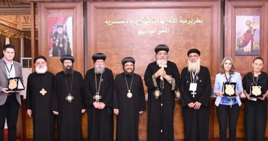 "البابا تواضروس" يلتقى مسئولى المدارس القبطية والكلية الإكليريكية بالإسكندرية