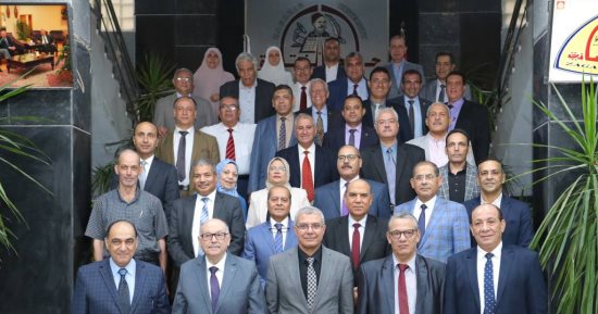 رئيس جامعة الزقازيق يناقش تعديل لائحة كلية العلوم مع "الأعلى للجامعات" 