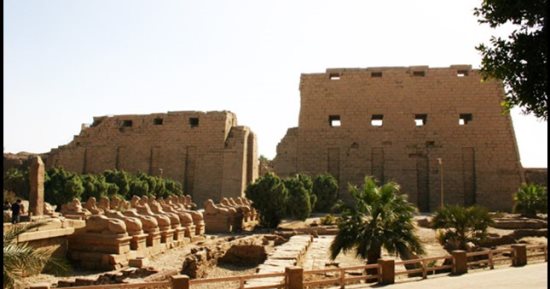 طيبة القديمة.. فرصة لزيارة مقابرها المدرجة بالتراث العالمى فى إجازة الصيف