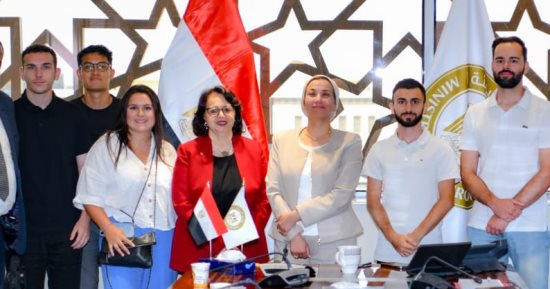 وزيرة البيئة تلتقى وفد جامعة كوت دازور الفرنسية.. صور 