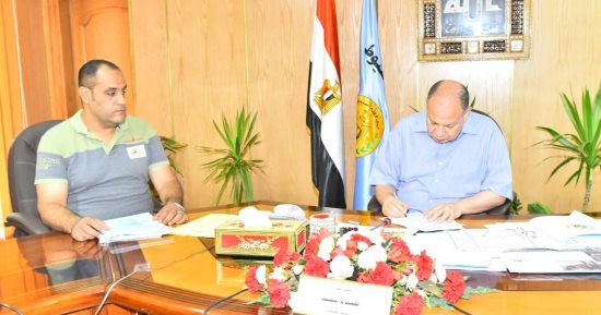 محافظ أسيوط يستعرض آليات توفيق أوضاع الكنائس والمبانى الخدمية