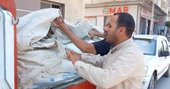 مصادرة 2.5 طن سماد مدعم و350 علبة سجائر خلال حملات رقابية بالشرقية