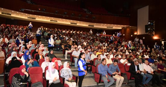 محافظ قنا يلتقى بـ737 مهندسا مرشحين للعمل بالوحدات المحلية لمدن المحافظة