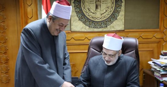 وكيل الأزهر يعتمد نتيجة الدور الثانى لشهادة الثانوية الأزهرية لمعاهد فلسطين بنسبة نجاح 97.56%