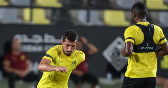 طارق حامد يعود لتدريبات اتحاد جدة وسط تقارير بانتقاله خلال الميركاتو الصيفي