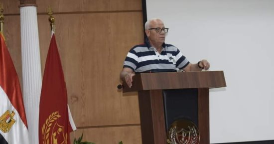 محافظ بورسعيد يستعرض إجراءات قانون التصالح فى مخالفات البناء 