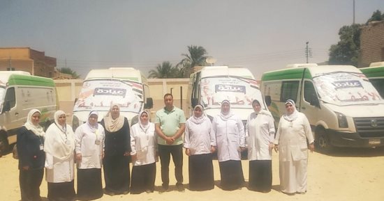 حياة كريمة ببنى سويف: الكشف وتوفير العلاج لـ1438 مواطنا فى قافلة للصحة بجبل النور