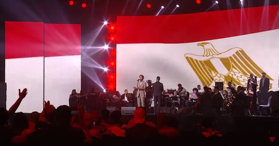 محمد محسن يتألق بأغنية اسلمى يا مصر فى حفله بمهرجان العلمين.. فيديو